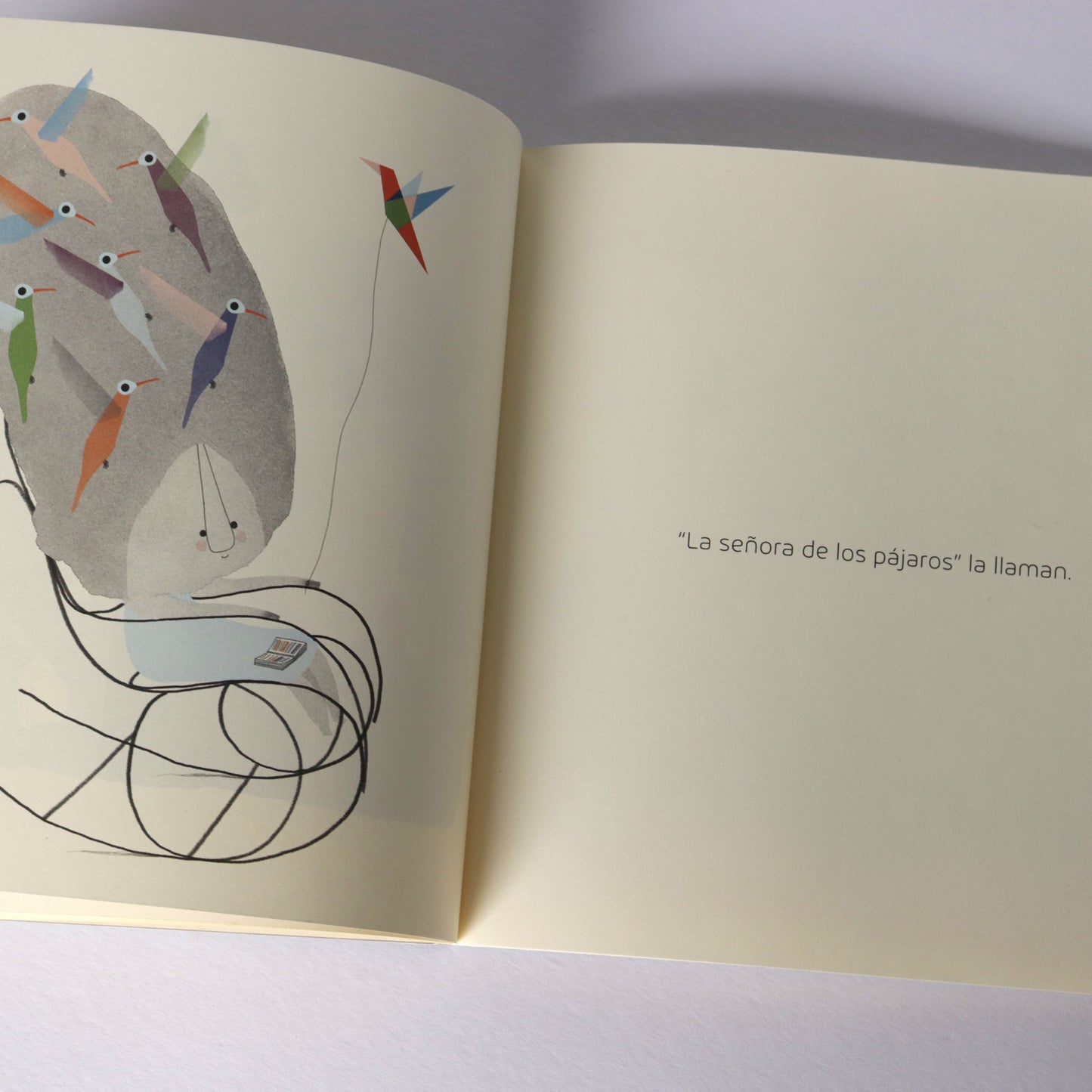 La señora de los pájaros . Yael Frankel