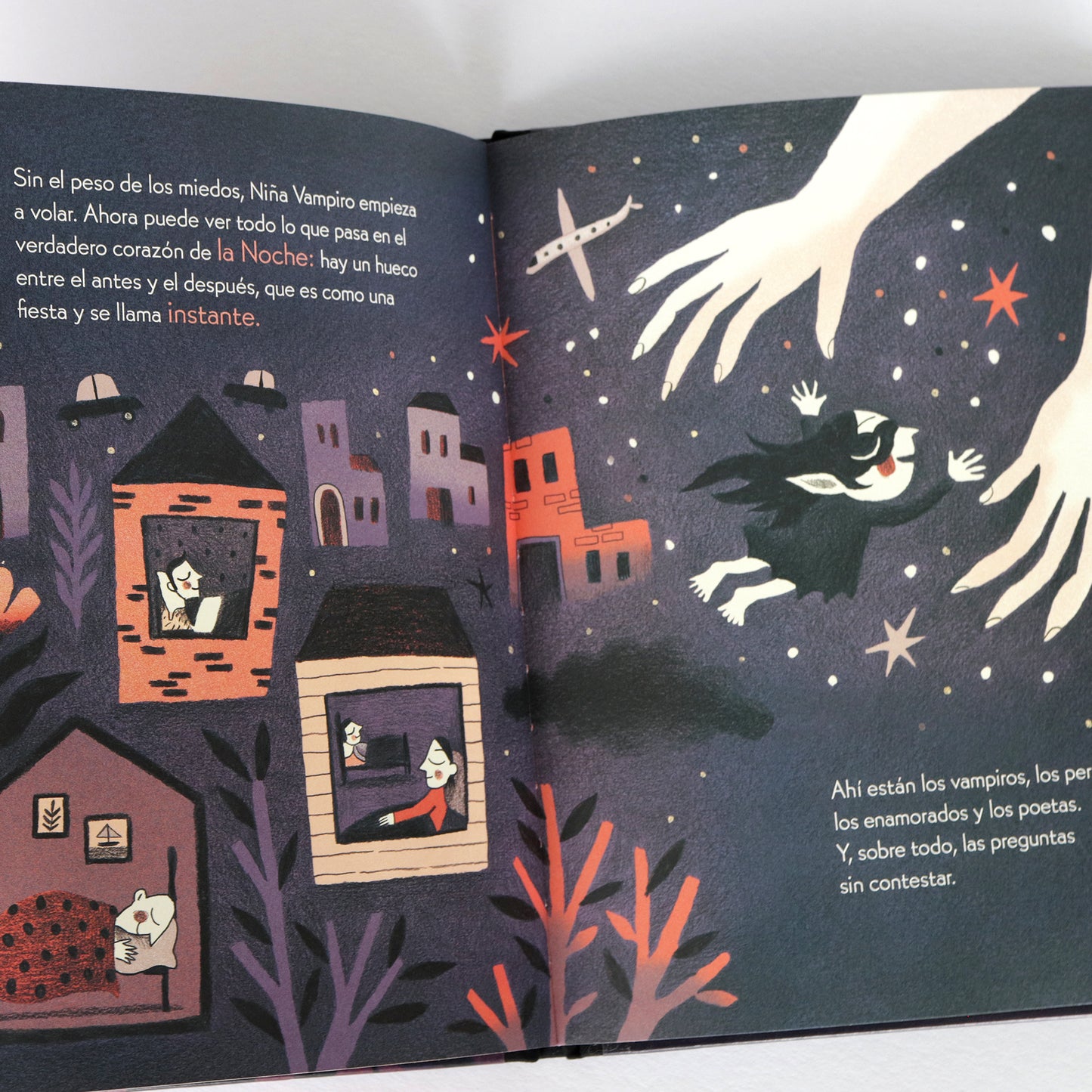 Niña Vampiro quiere conquistar la Noche . Betina González y Mariana Ruiz Johnson