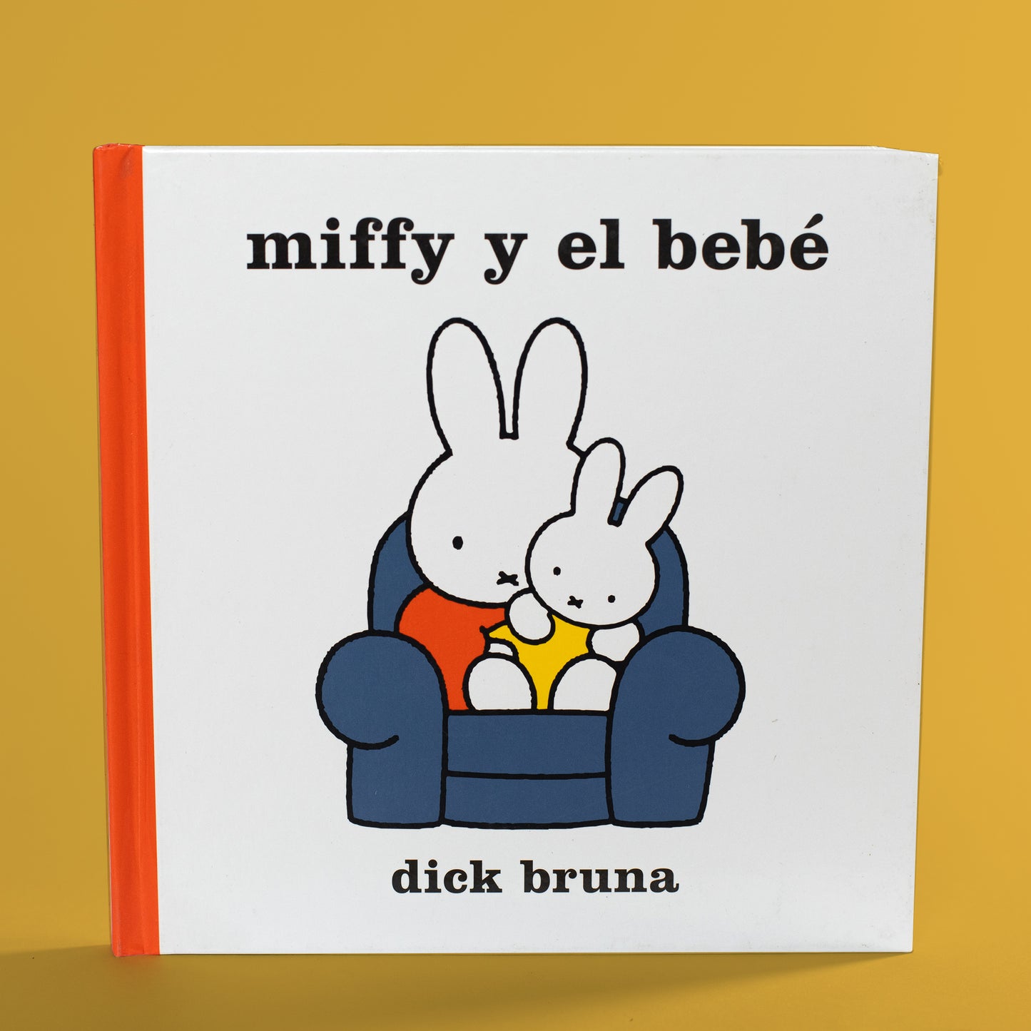 Miffy y el bebé . Dick Bruna